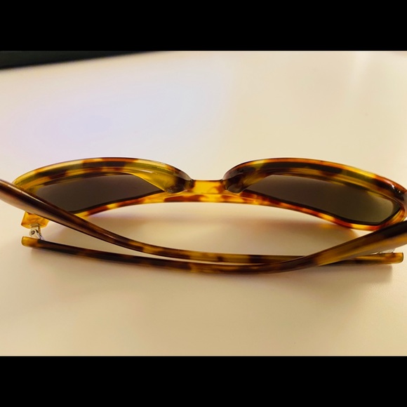 Prada sunglasses - Picture 2 of 4